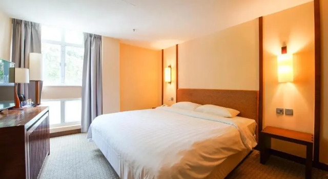 Standard Doppel Zimmer mit Landblick Warwick Hotel Cheung Chau