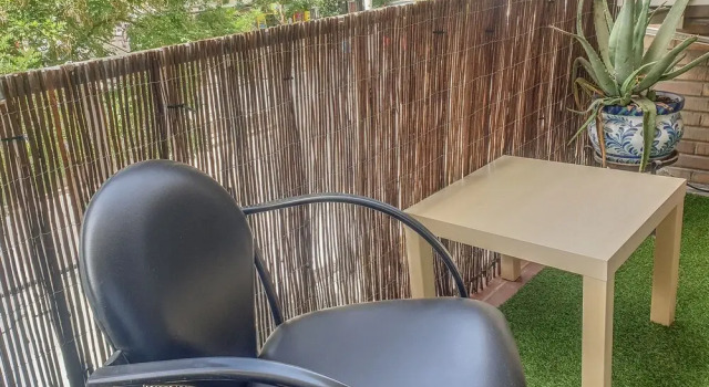 Трёхместный номер Standard с балконом Hostal Nevot
