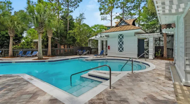 Close to Dining & Shopping; 1-floor Cottage; Community Pool