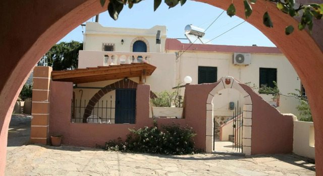 Hotel Eliza, Забронировать Отель Отели East Crete с парковкой, Парковка