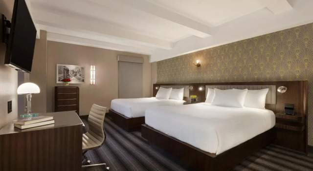 Четырёхместный люкс Signature Hotel Edison Times Square