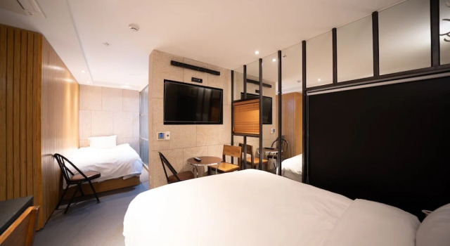 Двухместный номер Deluxe с 2 комнатами H-AVENUE Hotel Yeoksam