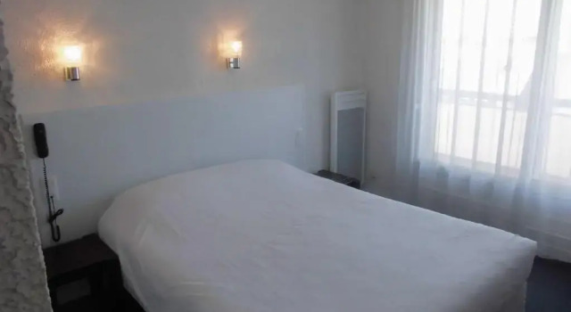 Двухместный номер Superior CitHôtel Le Quai 9