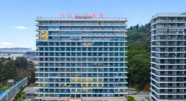 YOLO Repulse Bay Yacht Hotel