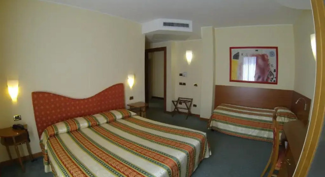 Трёхместный номер Standard Hotel Miro