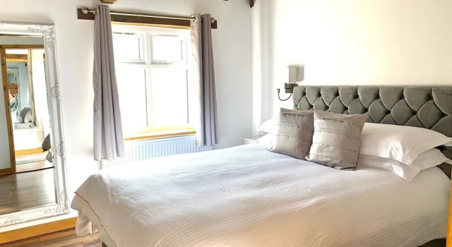 Flint Cottage - Sleeps 6 - Private Woodland, Забронировать Дом для отпуска Виллы Исторического графства Суссекса, Вилла