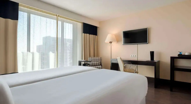 Номер Superior NH Den Haag