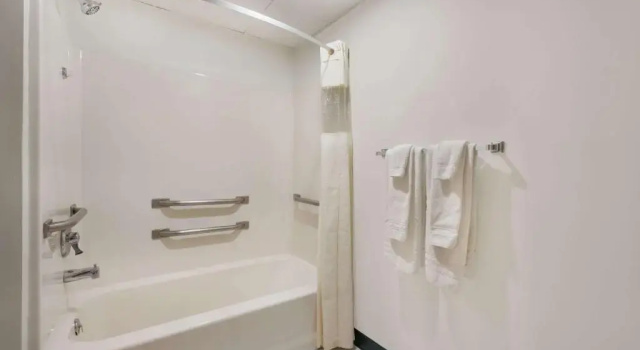 Двухместный номер Standard Days Inn by Wyndham Osage Beach Lake of the Ozarks