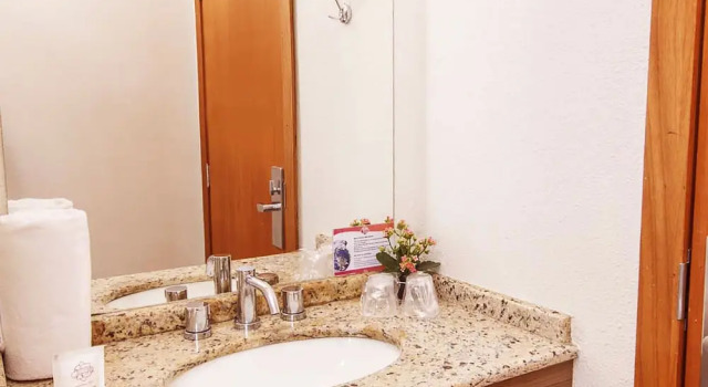 Четырёхместный номер Standard Hotel 10 Ponta Grossa