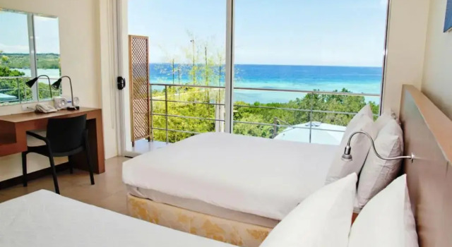 Трёхместный номер Premier Ocean Suites Bohol Boutique Hotel