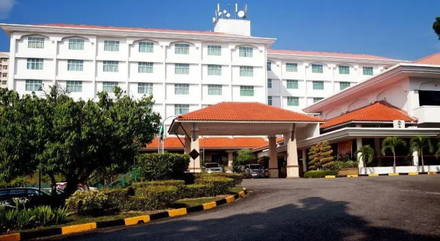 Кровать в общем номере Raia Inn Penang