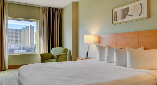 Люкс Sapphire Skyline Premium Suite