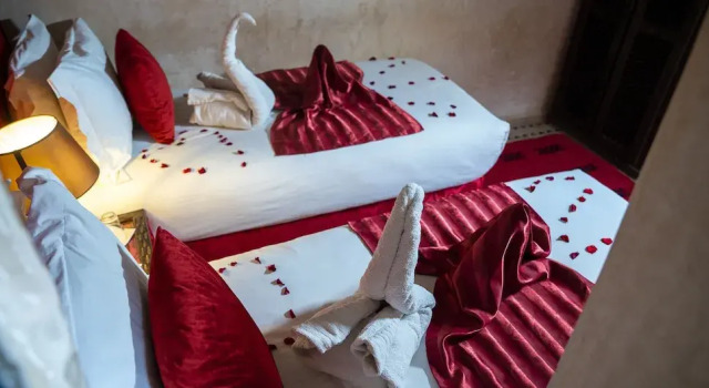 Camera Economy Riad Romance