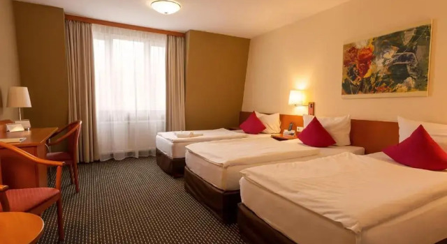 Трёхместный номер Standard Central Hotel Löwen