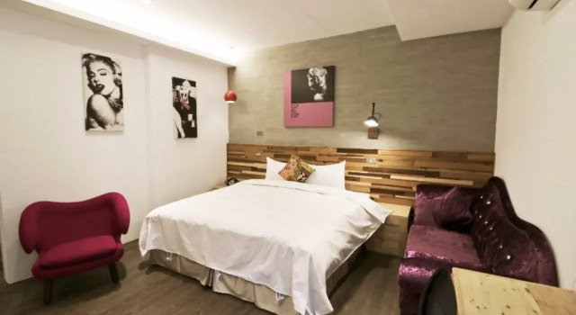 Pinestone Inn, Забронировать Отель «постель и завтрак» Отели Хуалянь 3 звезды, 3*