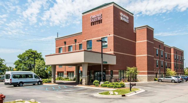 Comfort Suites Canton - Detroit