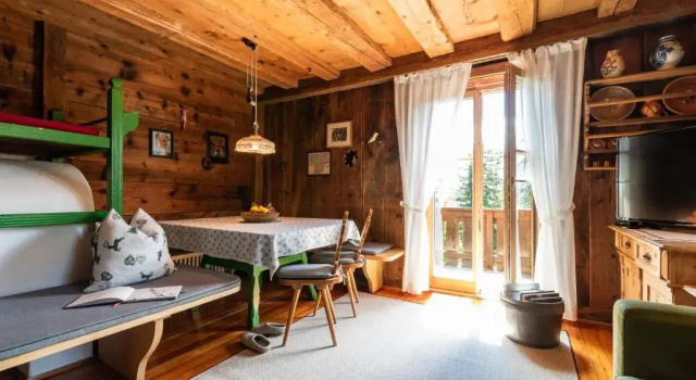 Kronplatz Ski Lodge, Забронировать Отель Вальдаора-ди-Сопра План-де-Коронес