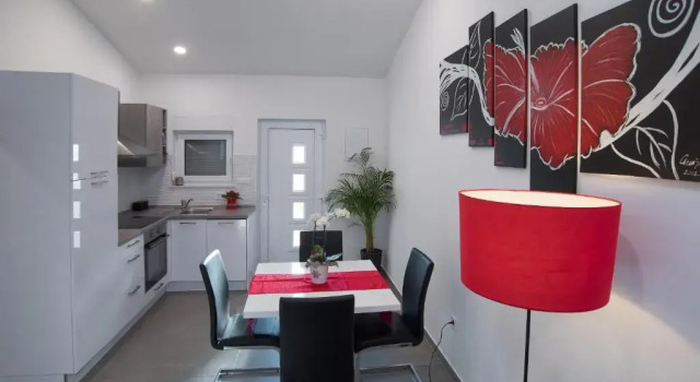 Marija 2, Prenota Hotel Splitska 