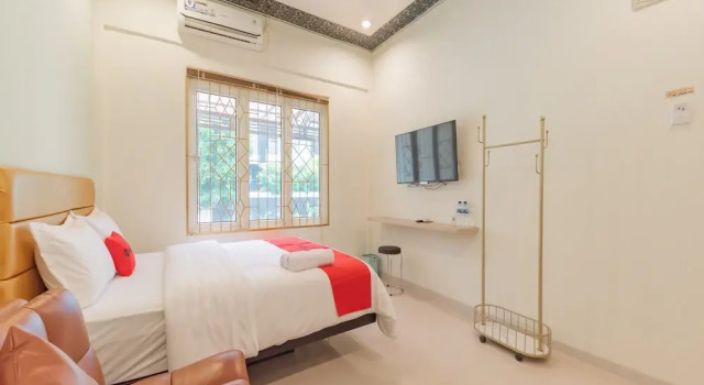 RedDoorz Plus Near Rsud Gunung Jati Cirebon