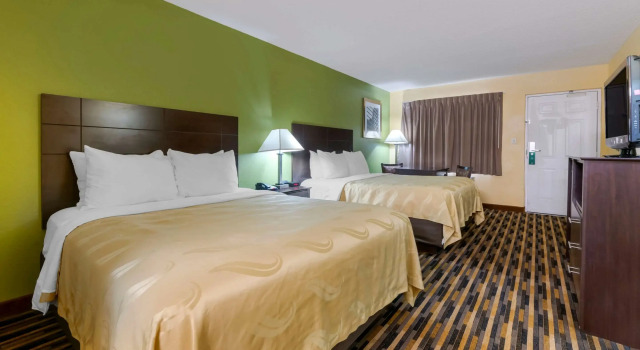 Четырёхместный номер Standard Quality Inn & Suites Mt Dora North