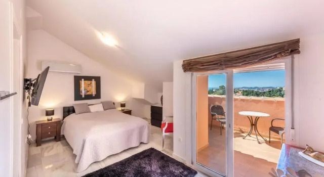 Коттедж Luxurious Hillside Villa with Private Pool - Sea & Mountain Views
