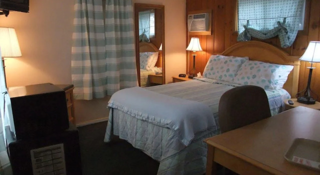 Hills Motor Court & Marina, Buchen Sie Hotel Alexandria Bay New York State