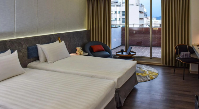 Metro Hotel - Howard Group