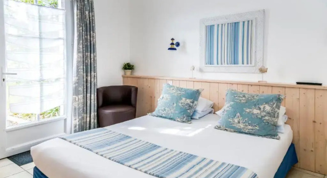 Номер Comfort Hôtel La Galiote en Ré