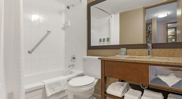 Четырёхместный люкс Best Western Terrace Inn
