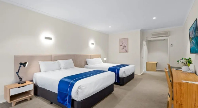 Шестиместный номер Executive Rowville International Hotel