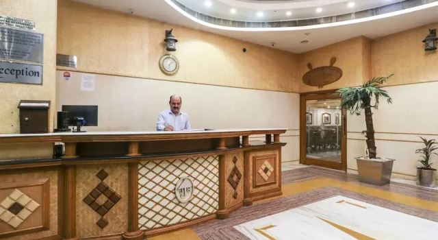 Capital O 5439 Hotel Shiraaz