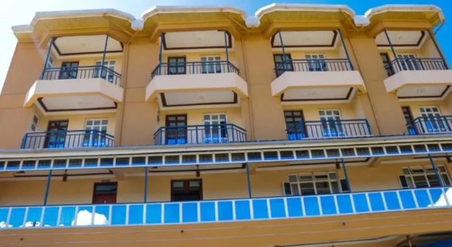 Skyward Mua Hotel