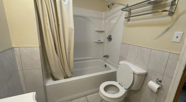Трёхместный номер Standard c 1 комнатой Anchor Motel
