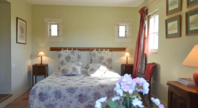 Snug Holiday Home In Chambourg-Sur-Indre With Pool, Rezerwuj Hotel  