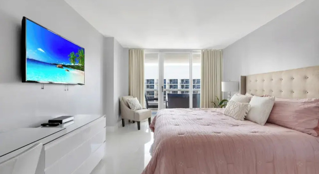 Апартаменты c 1 комнатой с балконом StayCozy Apartments at The Grand