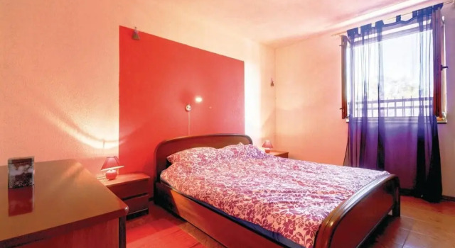 Beautiful Home in Marcana With Wifi and 4 Bedrooms