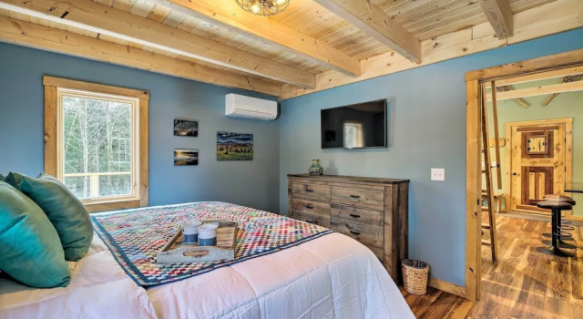 Newly Built Cabin w/ Hot Tub - 16 Mi to Stowe Mtn!, Book Hotel Morrisville Vermont