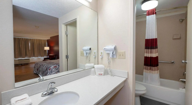 Номер Superior Red Roof Inn Marion, VA