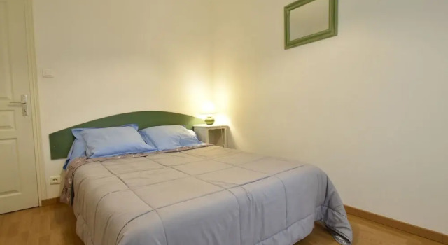 Modern Holiday Home in Belves with Swimming Pool, Rezervasyon Otel Belvès 