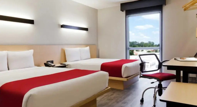 Четырёхместный номер Standard City Express Plus by Marriott Guadalajara Palomar