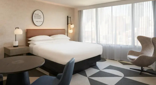Номер Standard Sheraton Pittsburgh Hotel at Station Square