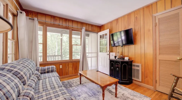 Коттедж Dog-friendly Cottage w/ Deck in National Forest!