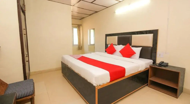 OYO 24525 Hotel Country Lodge