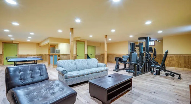 4 Mi to Mount Snow: West Dover Cabin w/ Game Room, Book Vacation Home Dover Mount Snow