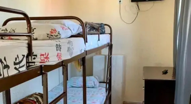 Кровать в общем номере (женский номер) Hostel Horizonte de Minas