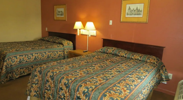 Четырёхместный номер Standard FIRST WESTERN INN