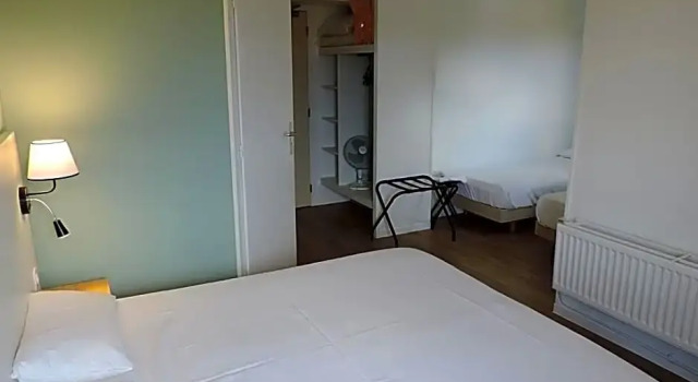 Семейный номер Standard Logis Cris Hôtel et Restaurant, Lyon Sud-Est