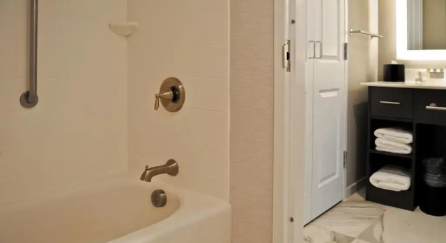 Четырёхместный люкс c 1 комнатой Homewood Suites by Hilton Raleigh Cary I-40