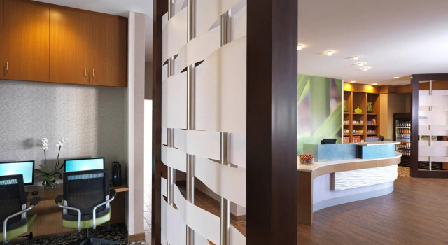 SpringHill Suites by Marriott Charleston Mount Pleasant, Забронировать Отель Маунт-Плезант Charleston Area, рядом с Patriots Point Naval Maritime Museum