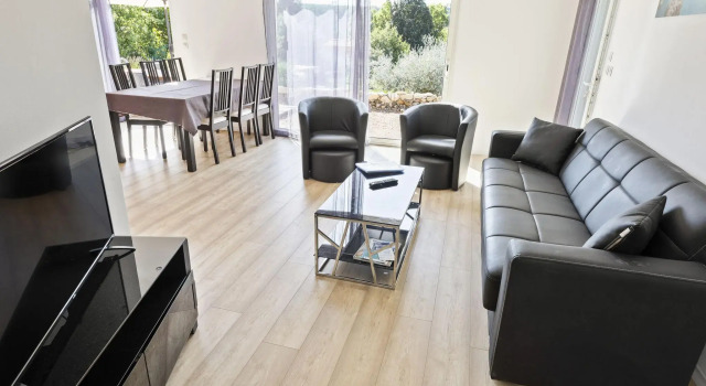 Holiday Home in Brignoles With Private Pool, Rezervasyon Tatil Evi Brignoles otoparklı oteller, Otopark